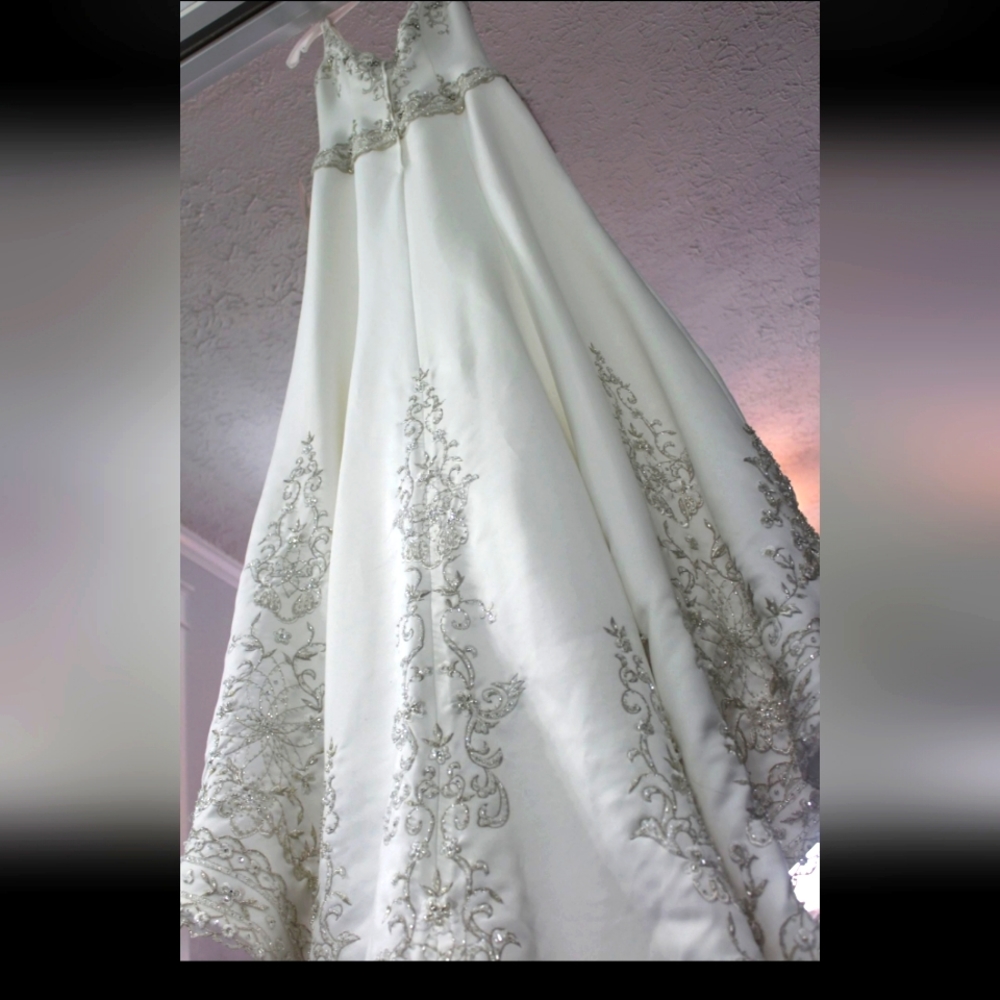 Wedding dress